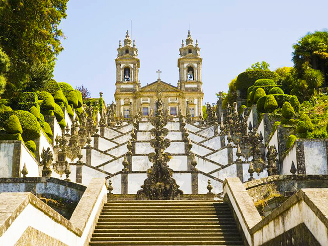 Známé schody vedoucí k Bom Jesus do Monte