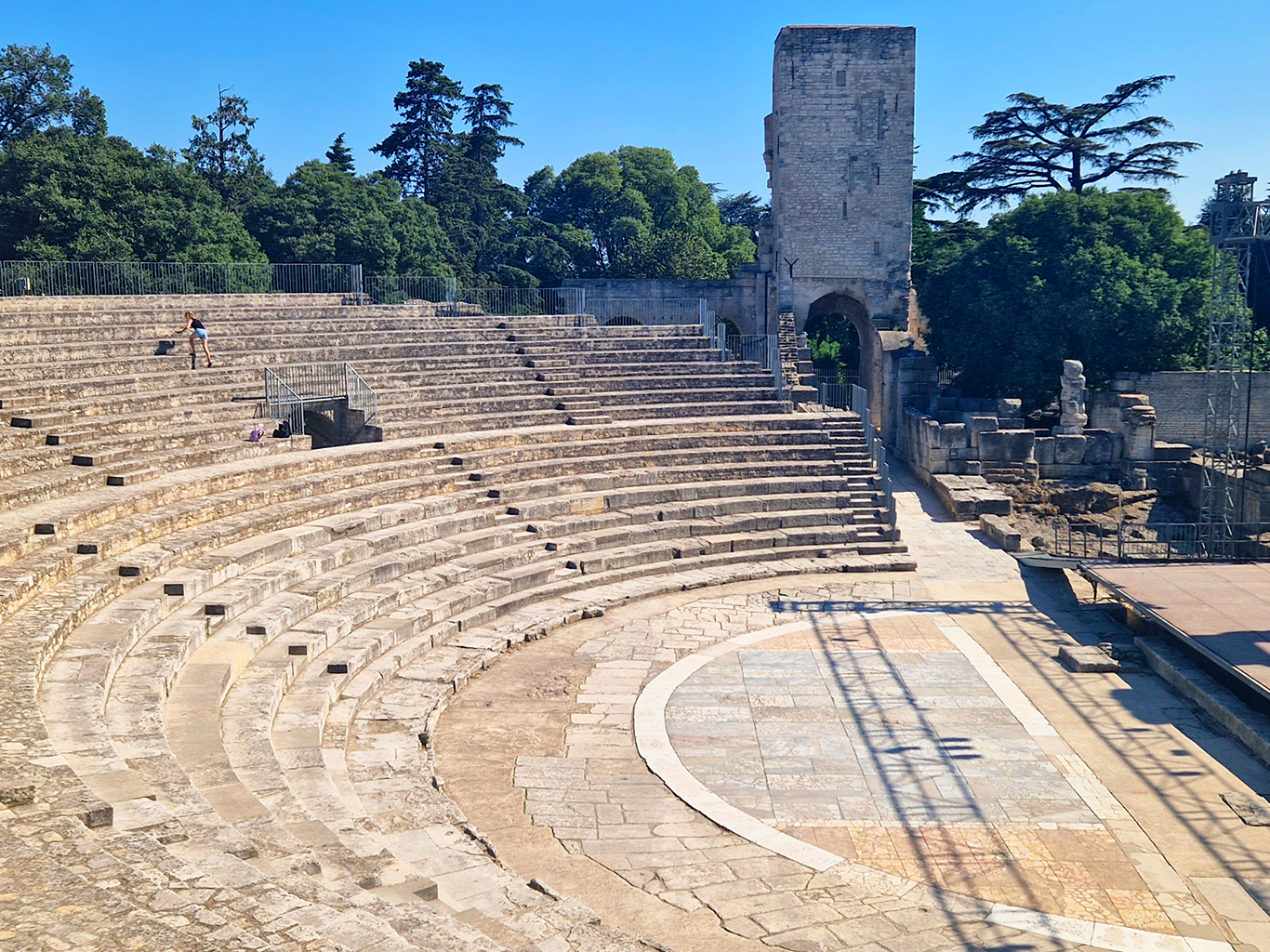Zachovalý římský amfiteátr "Les Arénes" v Arles