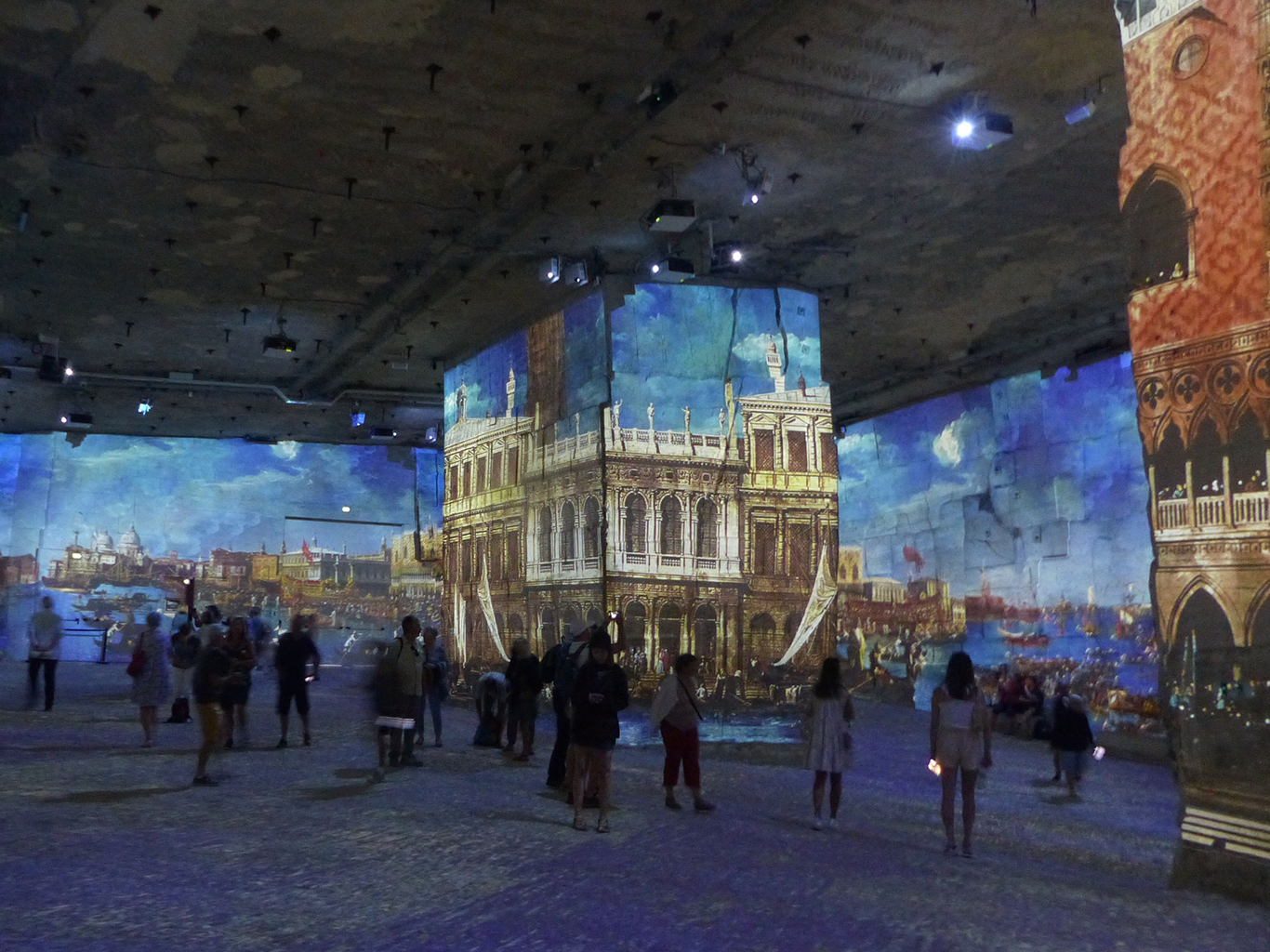 Unikátní audiovizuální expozice Carrières de Lumières