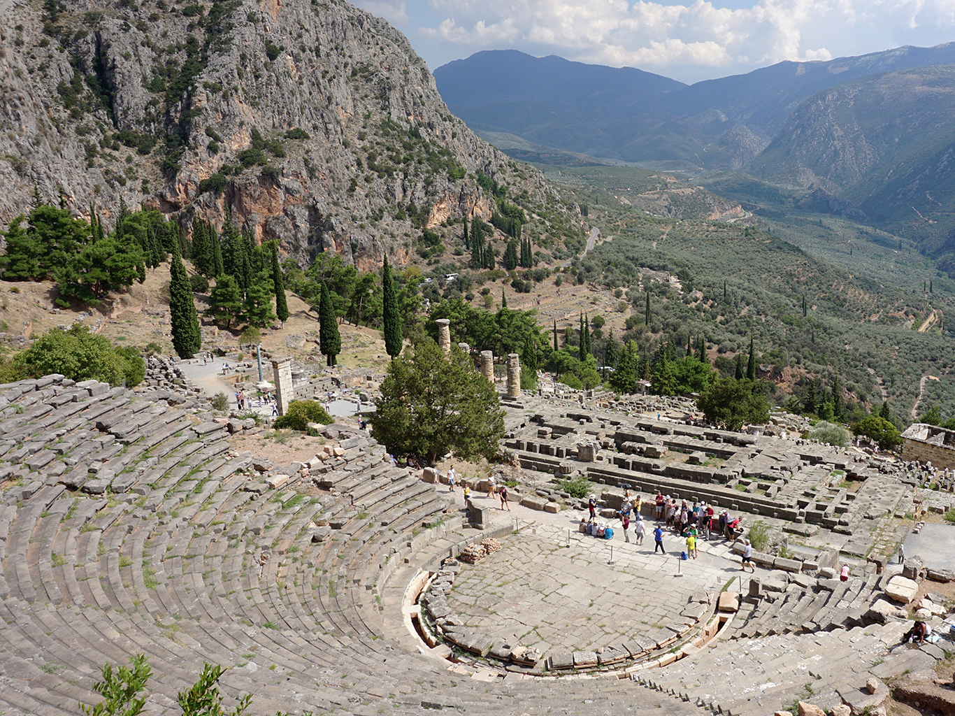 Vedle Epidauru patří divadlo v Delfách k nejkrásnějším divadlům v Řecku