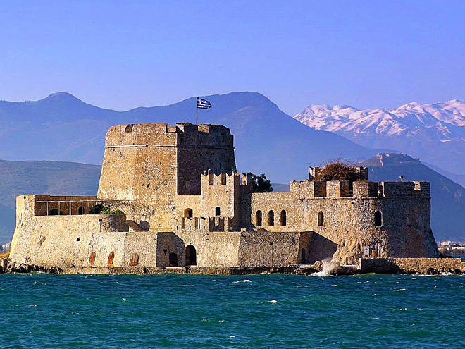 Bourtzi, pevnost v Náfpliu, byla vybudována Benátčany