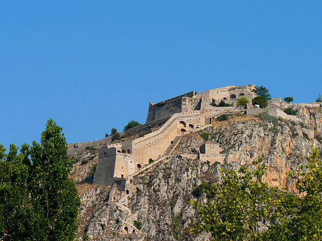 Pevnost Palamidi leží na 216 m vysoké skále