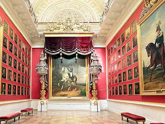 Interiér galerie Ermitáž skrývá více než 3 miliony uměleckých děl