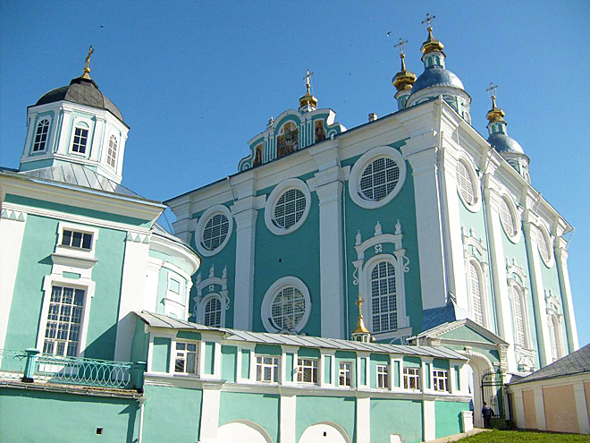 Barokní Uspenský chrám je nejvýznamnější kostel ve Smolensku
