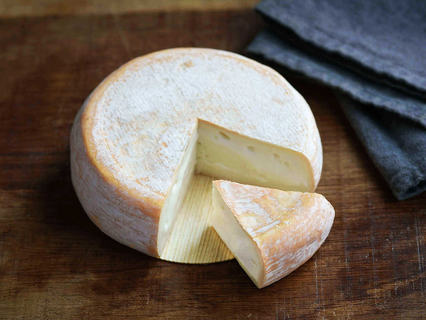 Chevrotin je čerstvý sýr z kozího mléka