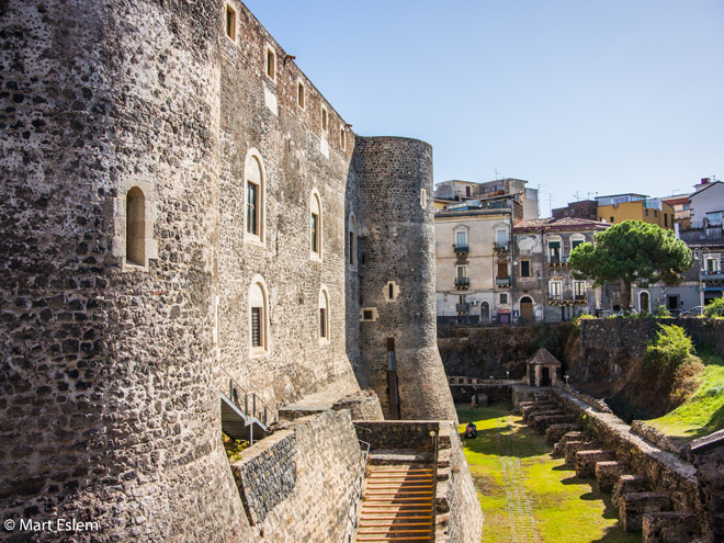 Katánská pevnost Castello Ursino ze 13. století dnes slouží jako muzeum