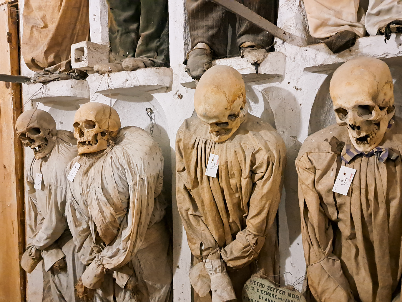V katakombách kláštera Convento dei Cappuccini je 8 000 mumifikovaných těl
