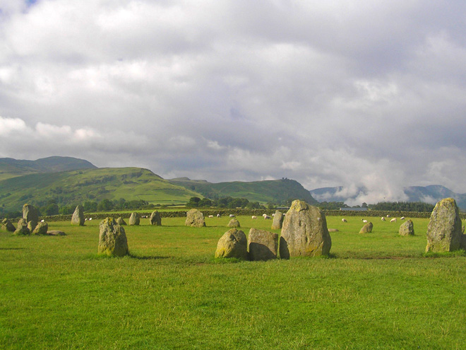 Soubor megalitů uspořádaných do kruhu - Castlerigg Stone Circle