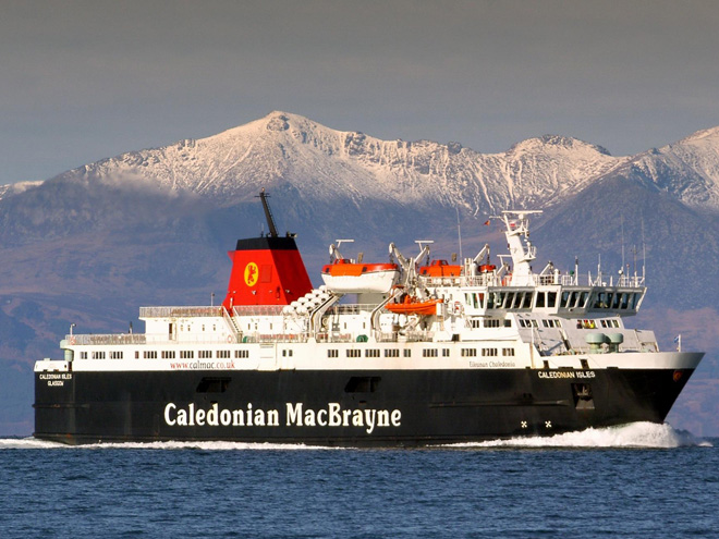 Dopravu na skotské ostrovy zajišťuje mimo jiné také Caledonian MacBrayne