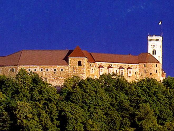 Na hrad je možné se z centra Lublaně dostat lanovkou