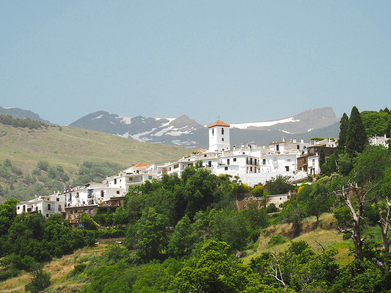 Vesnice v pohoří Las Alpujarras jsou zasazeny mezi horami
