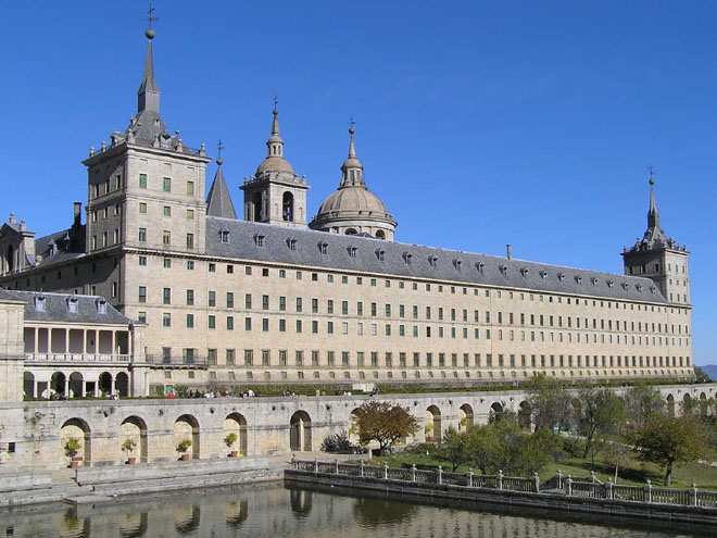 Královský klášter Monasterio de San Lorenzo de El Escorial 