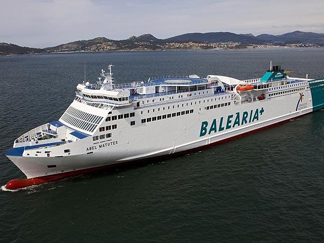 Loď společnosti Balearia