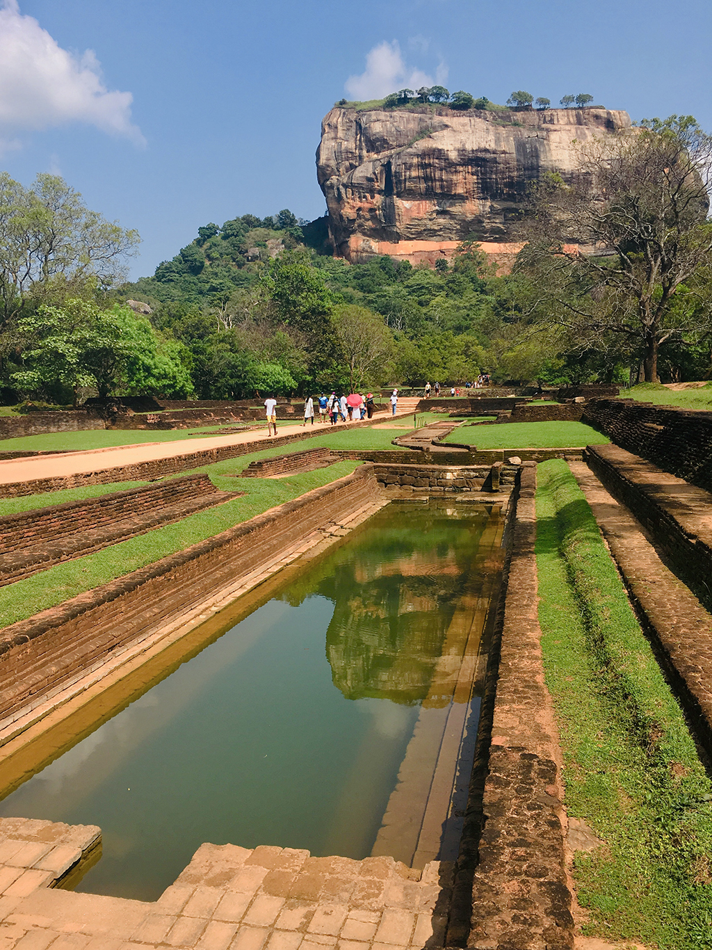 Sigiriya, v překladu Lví skála, je 200 metrů vysoká skalní formace