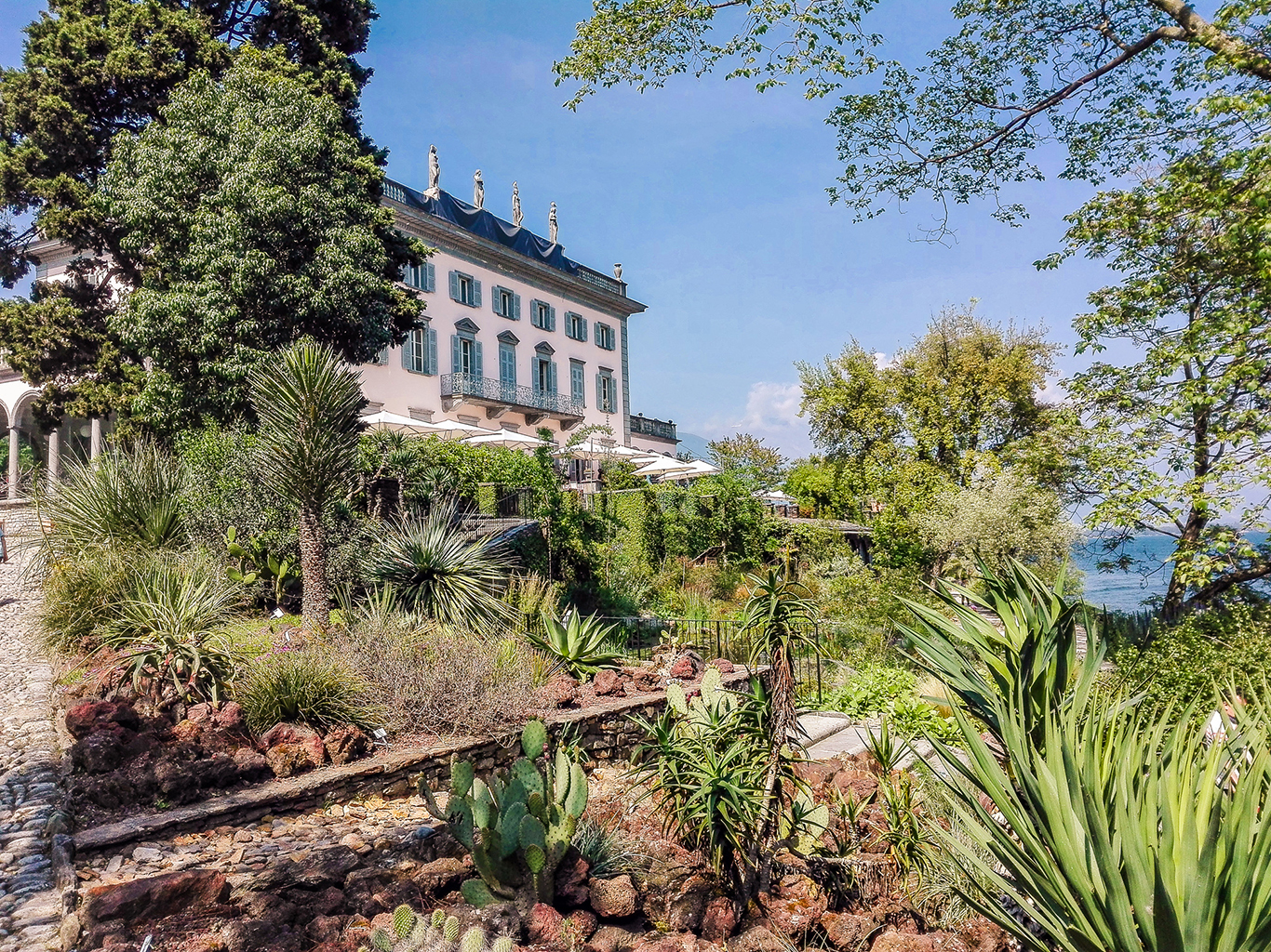 Botanická zahrada na ostrovech Isole di Brissago jezera Lago Maggiore