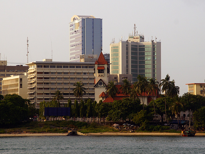 Moderní zástavba v Dar es Salaamu