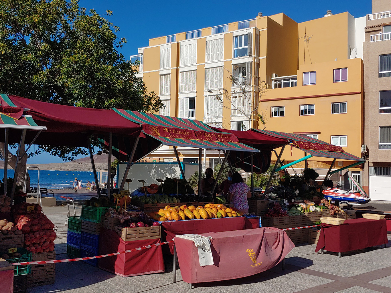 Farmářské trhy jsou na Tenerife velmi oblíbené místními obyvateli i turisty