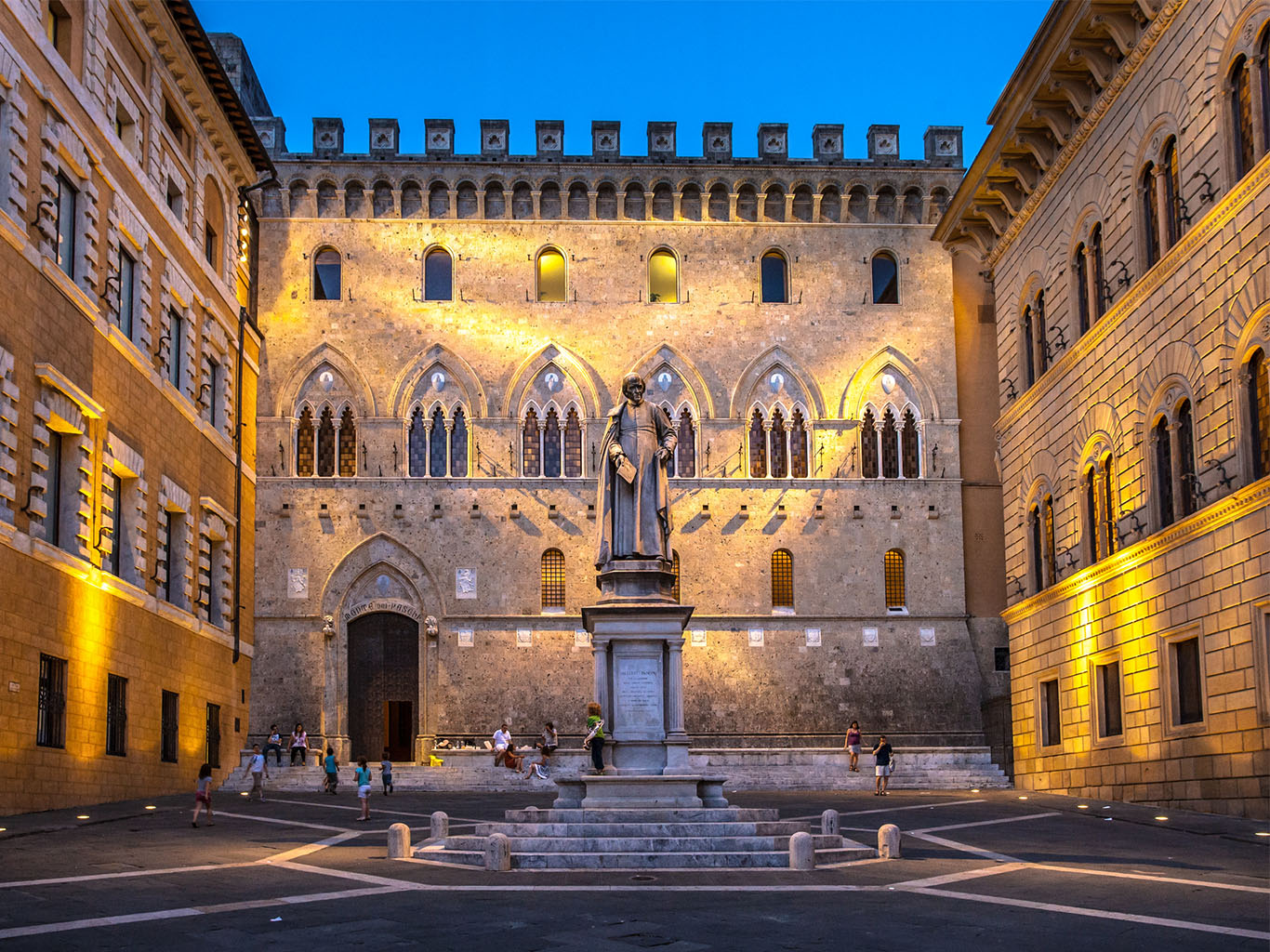 Palazzo Salimbeni je sídlem nejstarší banky Monte dei Paschi di Siena