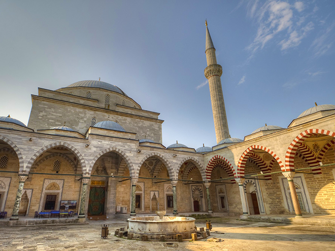 K nejzajímavějším patří Selimova mešita