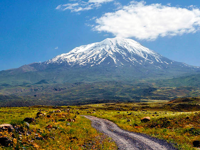 Posvátná hora Ararat již leží na území dnešního Turecka