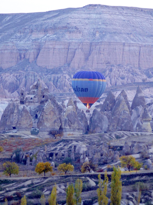 Horkovzdušný balón nad údolím Gőreme