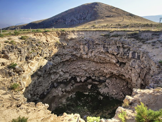 Meteoritický kráter poblíž íránských hranic 
