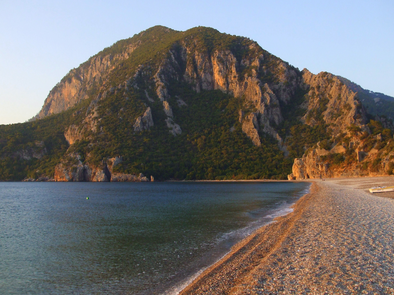 Pláž u vesnice Çirali (NP Olympos)