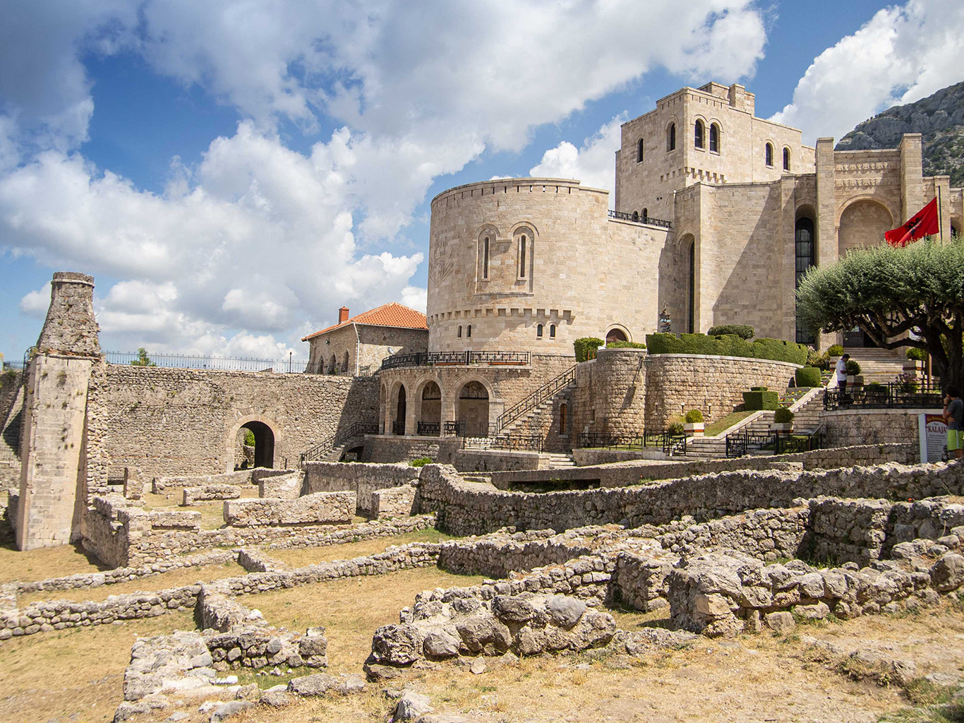 Historické muzeum v areálu pevnosti Krujë