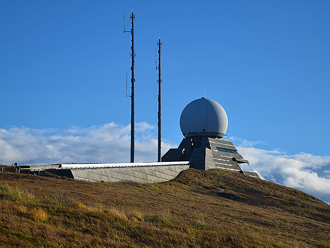 Meteorologická stanice na nejvyšším vrcholu Grand Ballon v pohoří Vogézy