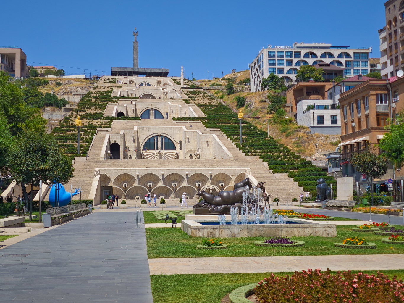 Jerevanská kaskáda skýtá nádherné výhledy na město i horu Ararat