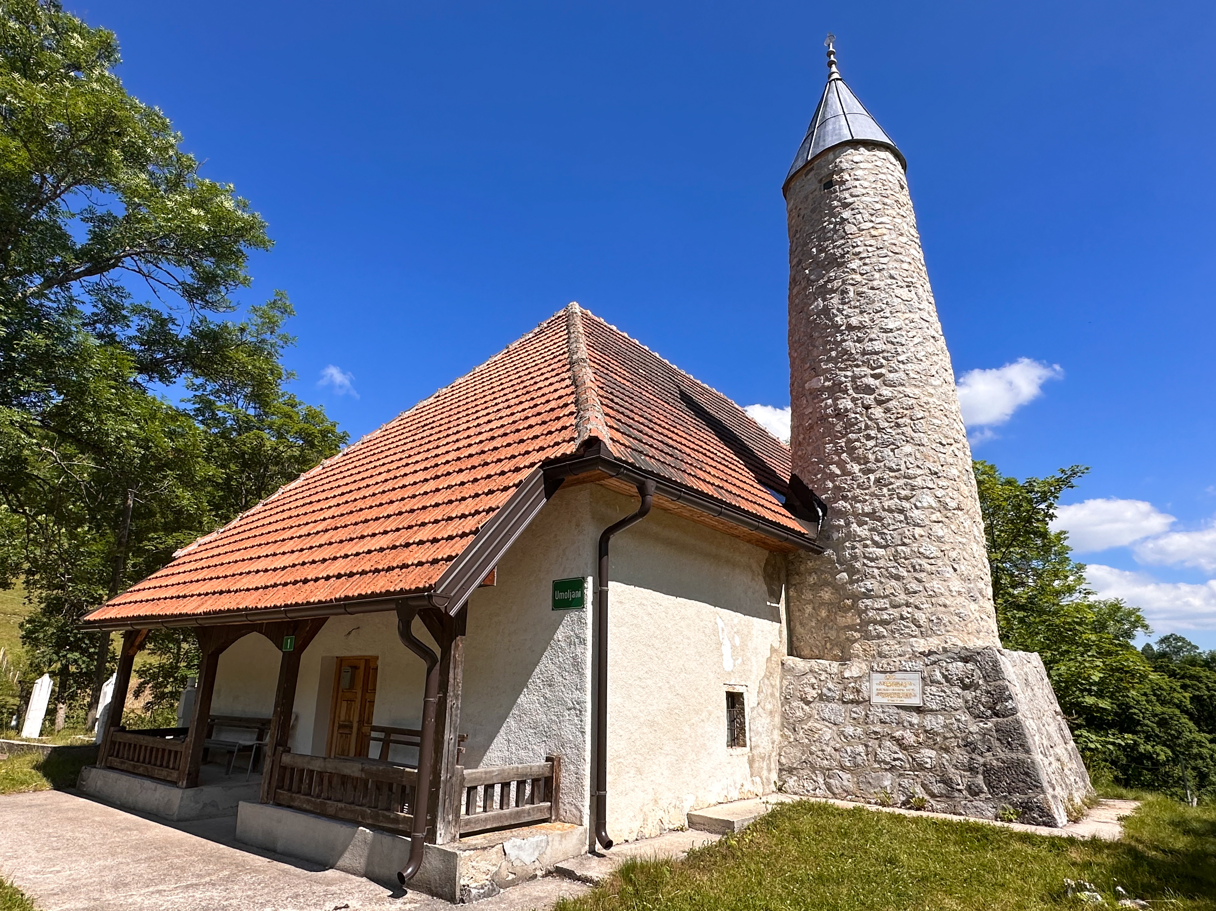 Ve vesnici Umoljani v pohoří Bjelašnica se nachází malá mešita