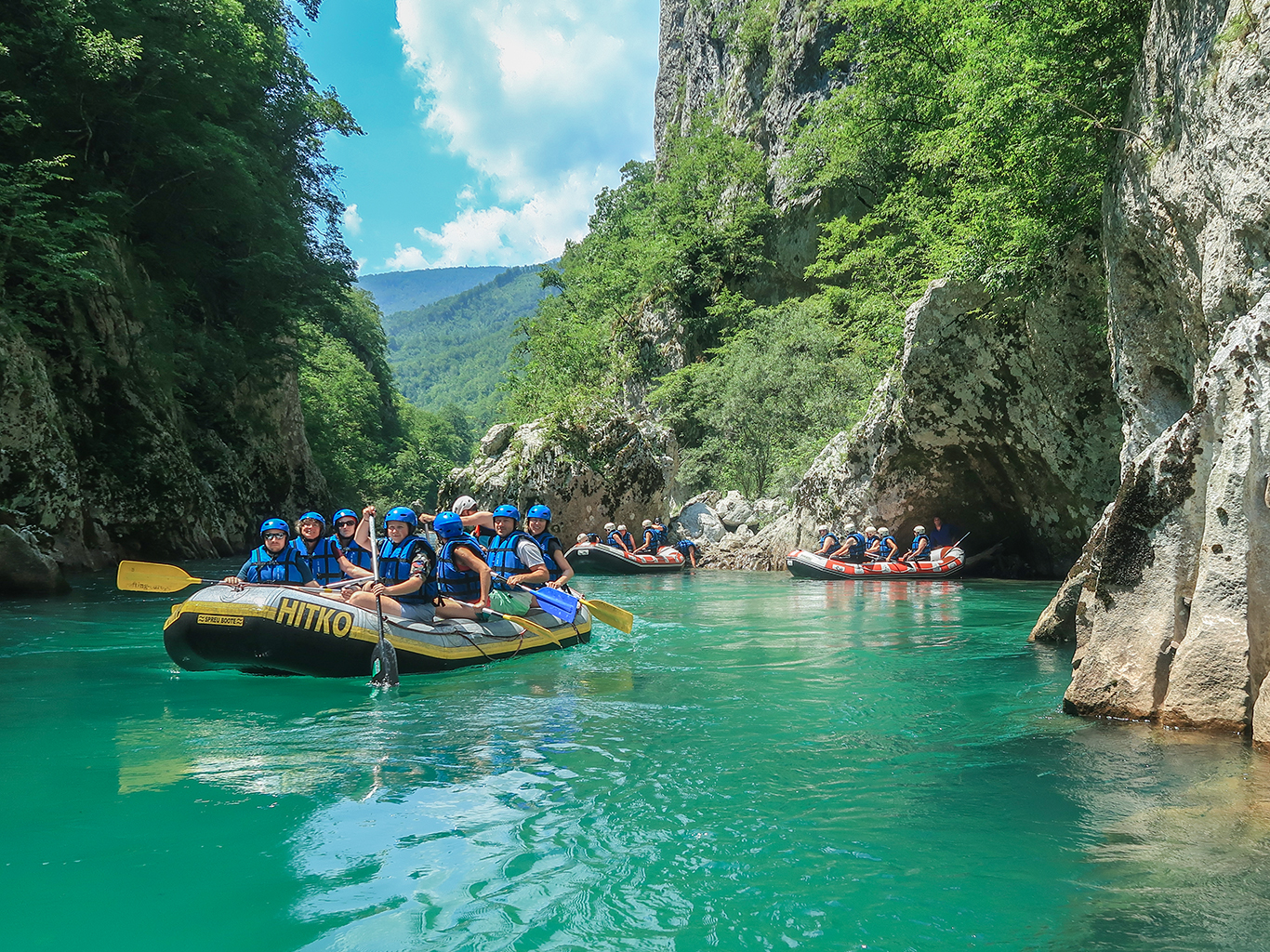 Sjíždění řeky Neretvy na nafukovacím raftu