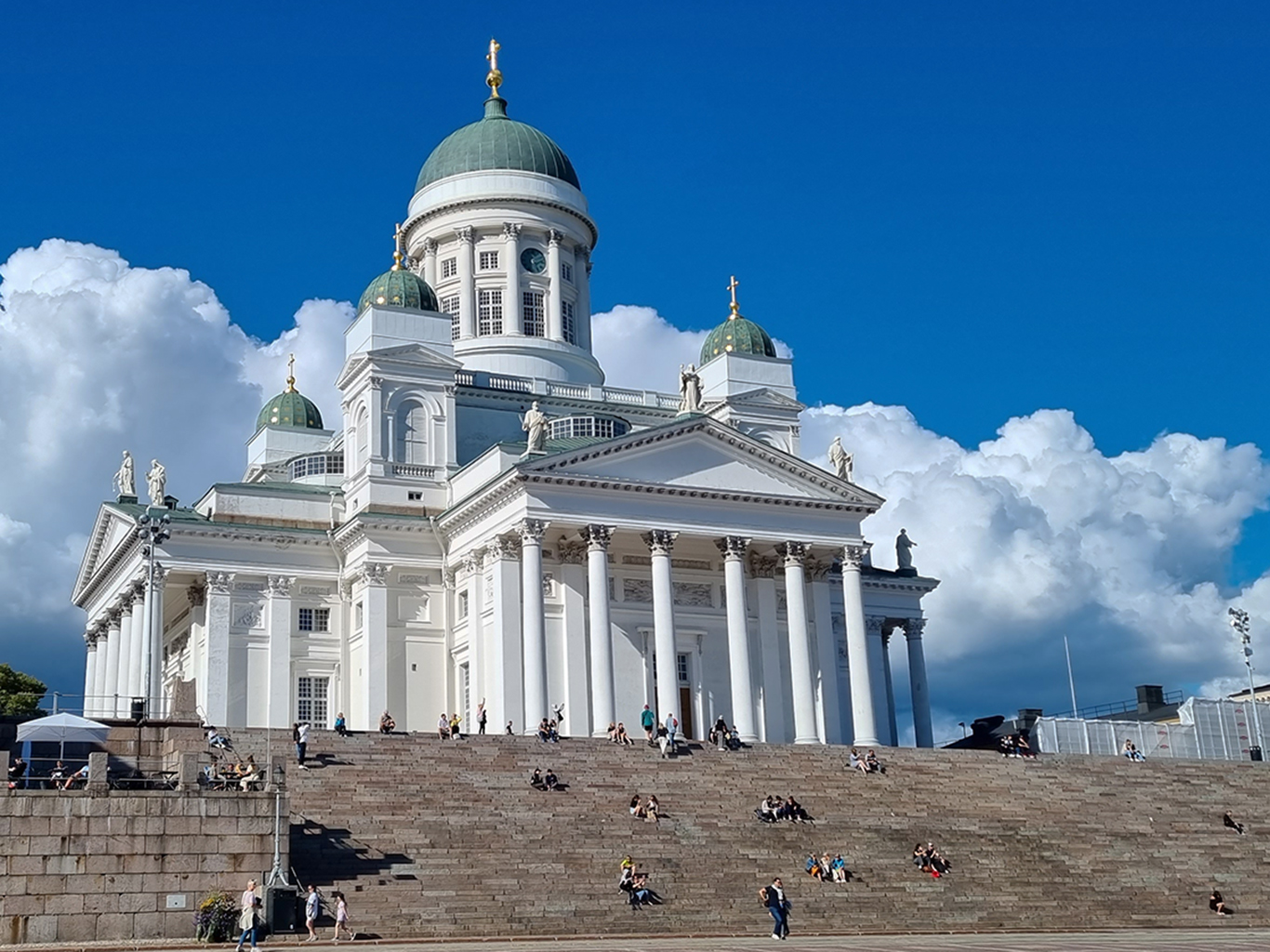 Evangelická katedrála v Helsinkách vybudovaná v neoklasicistním stylu