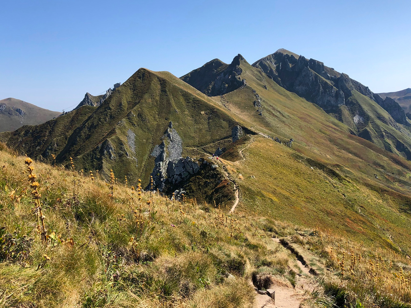 Hřebenový úsek trasy na Puy de Sancy