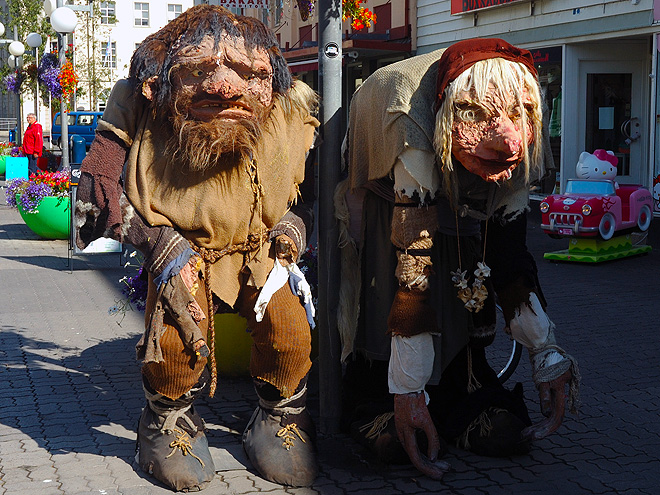 Trollové na ulici v Akureyri