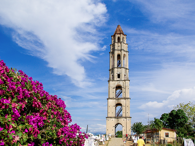Sedmipatrová strážní věž Torre de Iznaga sloužila k hlídání otroků