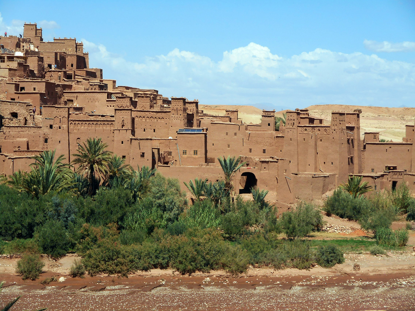 Nádherně zachovalý hliněný ksar Aït Benhaddou