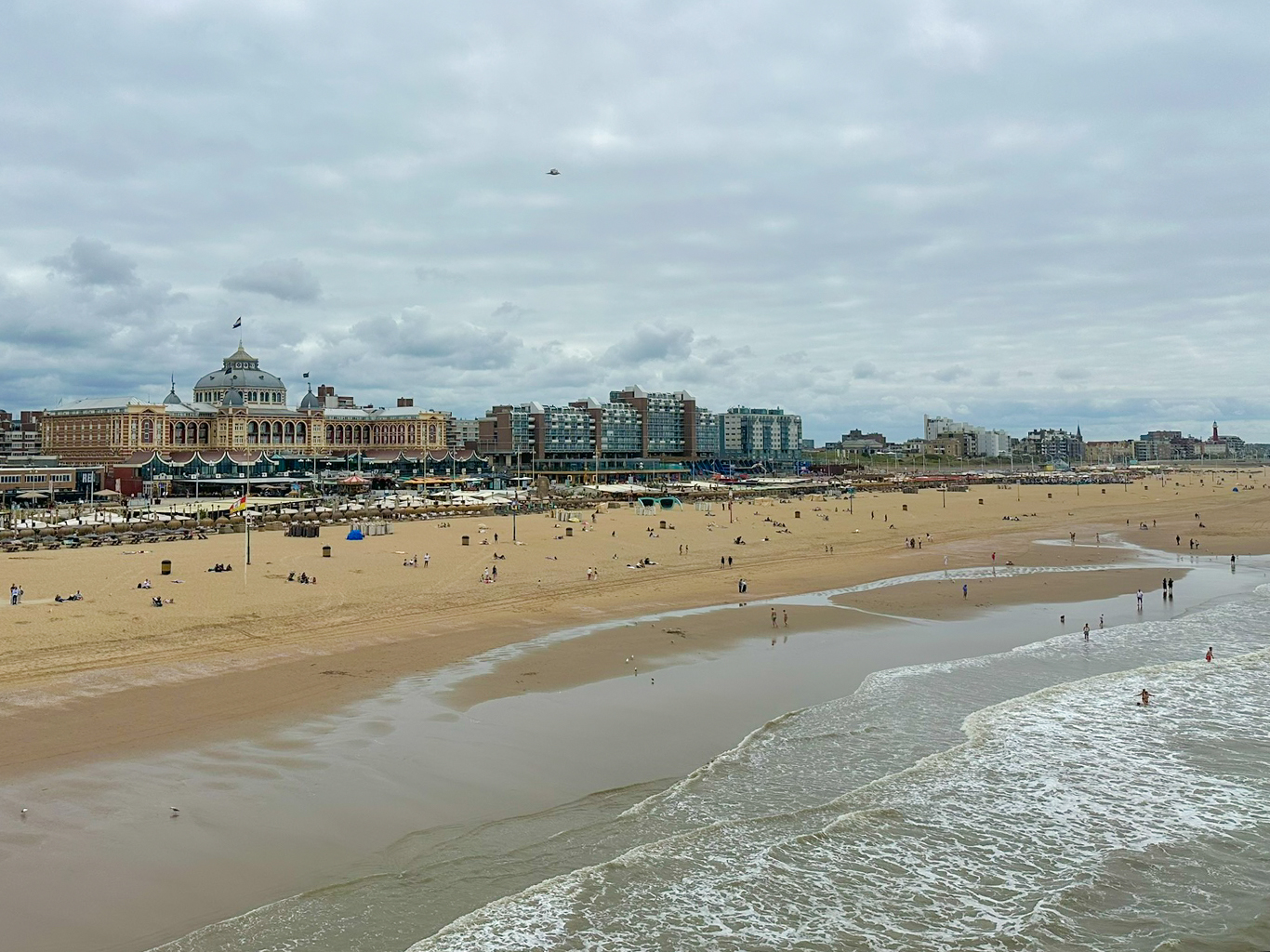 Scheveningen je známé přímořské letovisko nedaleko města Den Haag