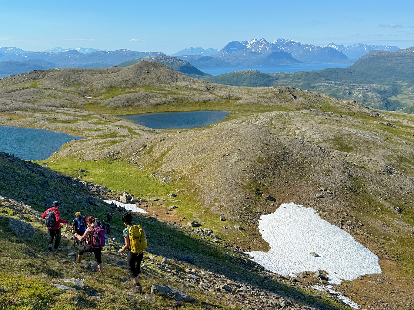 Výstup k jezeru Bierganjärvi a na vrchol Jyppyrä