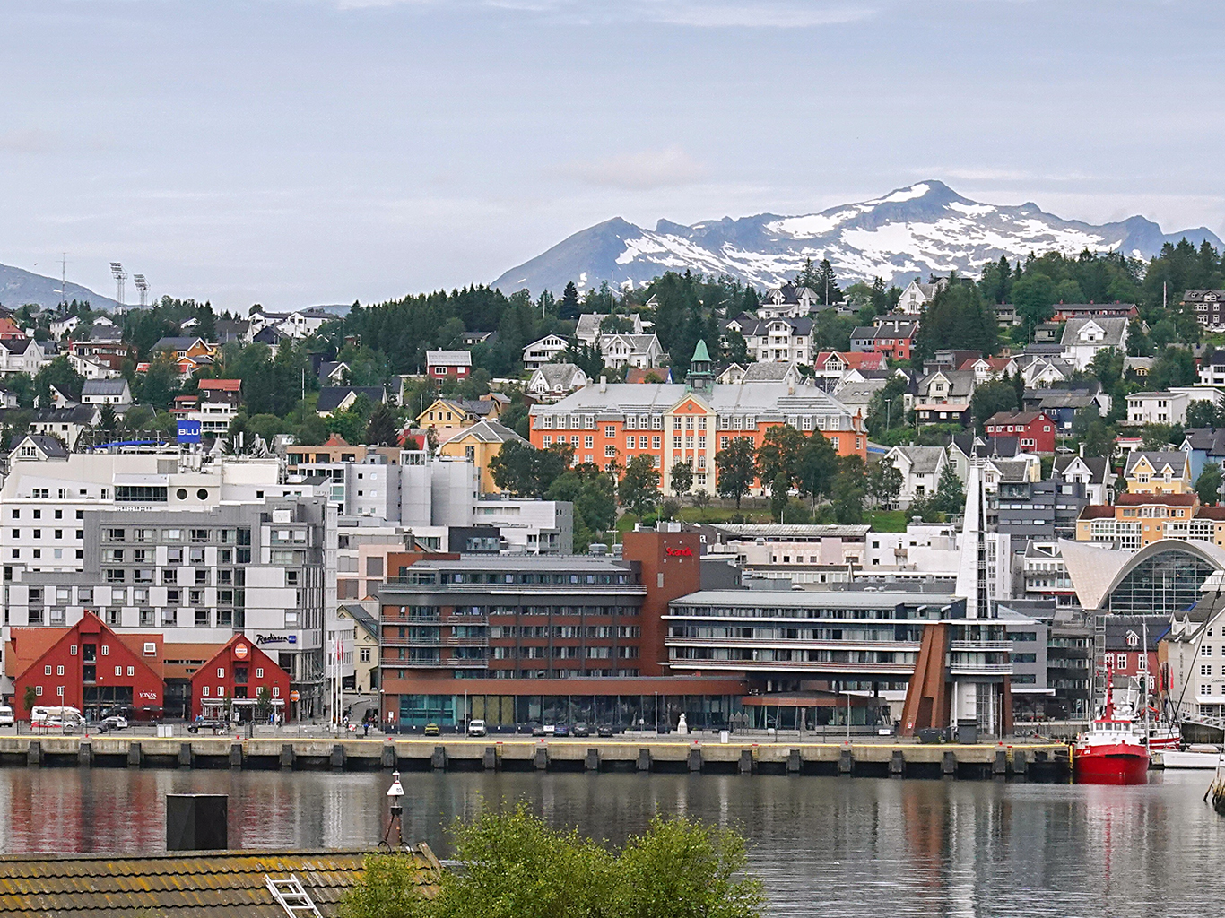 Tromsø je přezdívané “Paříž severu” nebo “brána Arktidy”