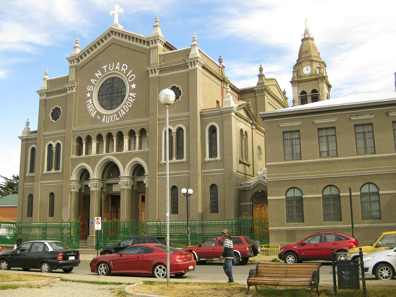 Jeden z mnoha kostelíků v Punta Arenas, nejjižnějším městě Chile