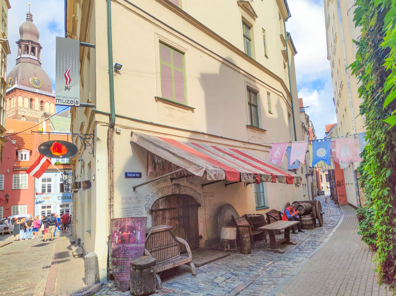 Centrum hanzovní Rigy nabízí řadu malebných zákoutí