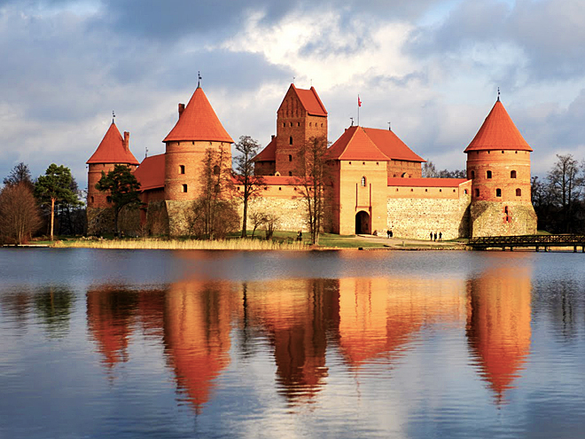 Vodní hrad Trakai leží na jezeře Galvė