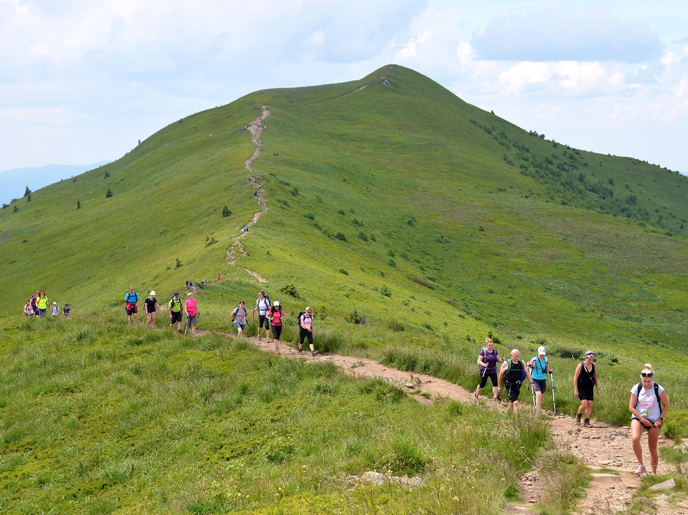 Přes hřeben poloniny Caryńska až na vrchol Kruhly Wierch (1 297 m)