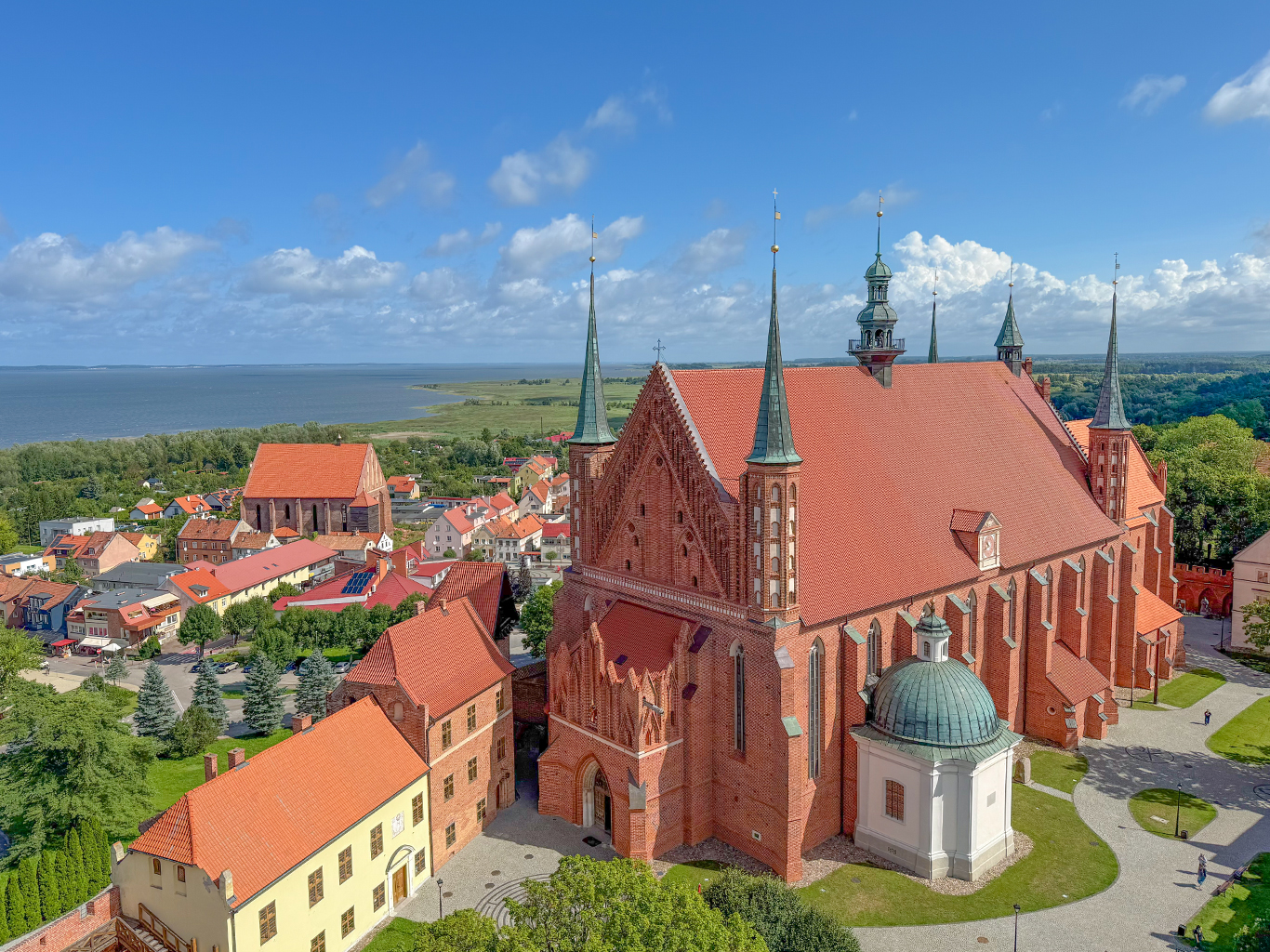 V katedrále ve Frombroku najdeme Koperníkovu hrobku