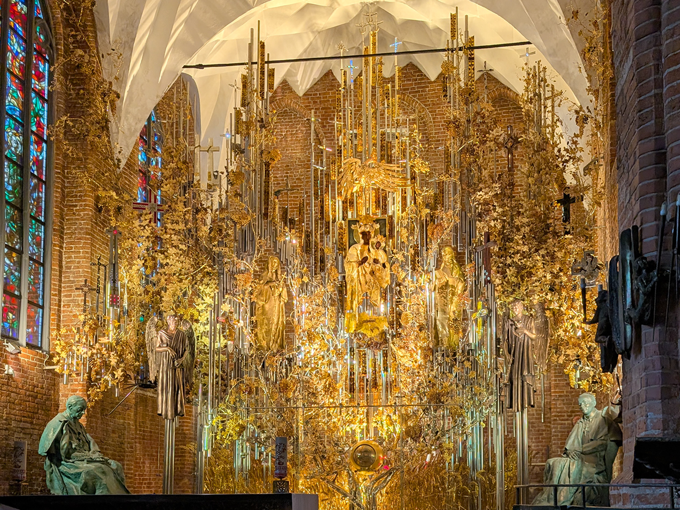 Kostel sv. Brigity v Gdaňsku proslul svým oltářem z jantaru