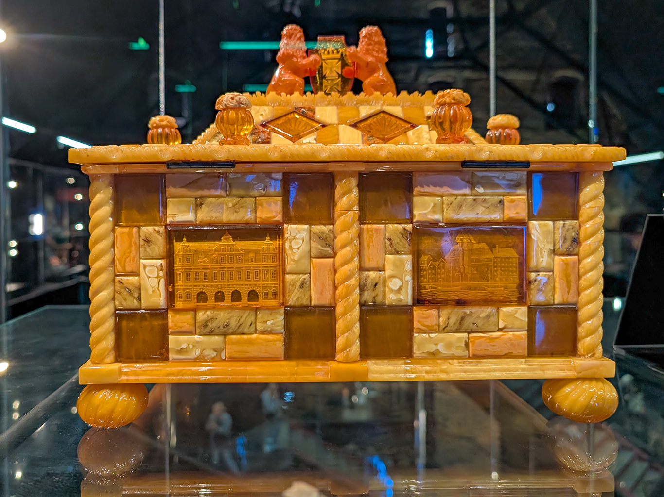 Gdaňsk patřil od středověku mezi významná centra zpracování jantaru