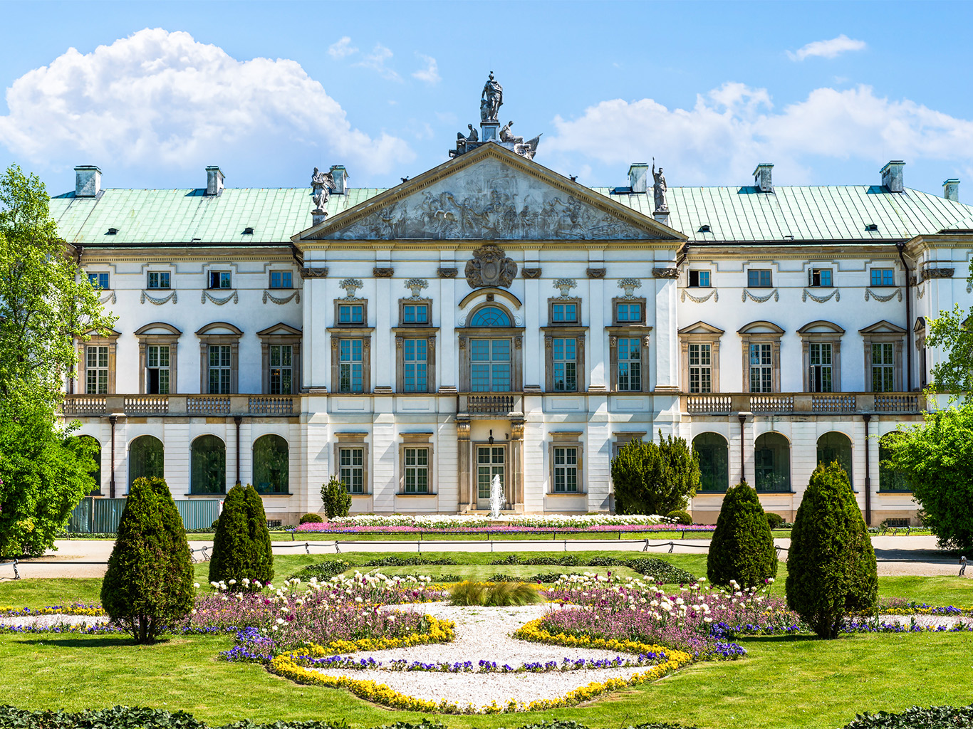 Palác Krasińských ve Varšavě byl znovu postaven až po válce