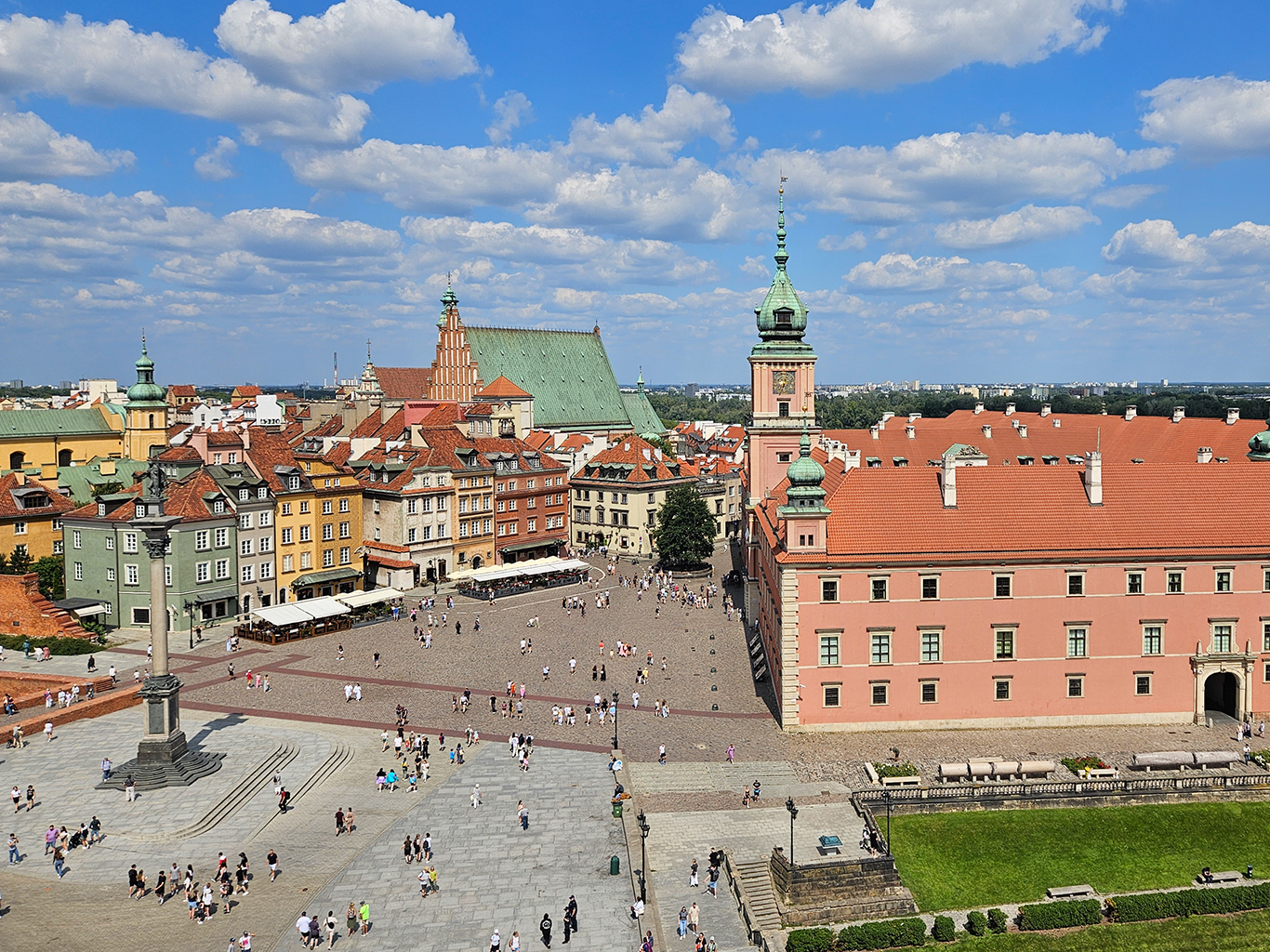 Hradní náměstí ve Varšavě je oblíbeným místem setkávání