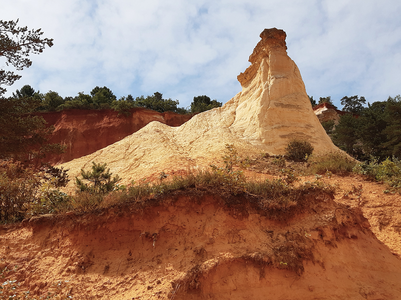 Pozoruhodné okrové útvary v Colorado Provençal